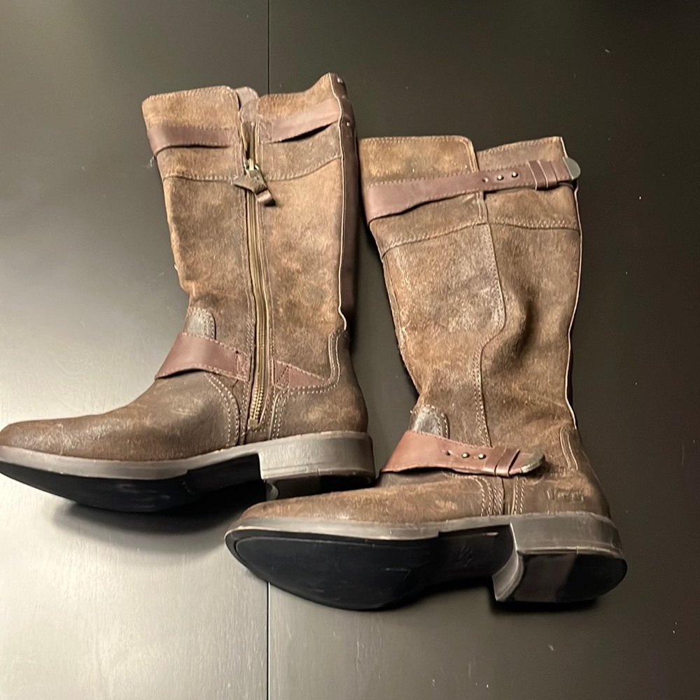 Ugg brown boots